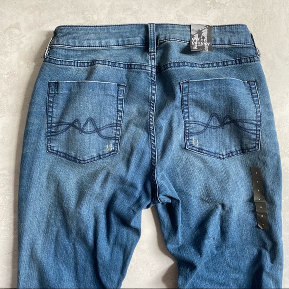 Bootcut Jeans! - Picture 2 of 3